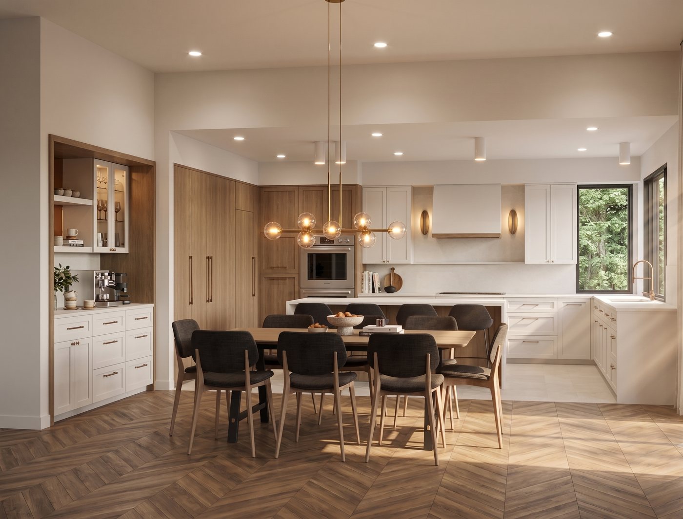 Espace à aire ouverte avec cuisine et salle à manger, armoires en bois naturel, plancher en chevrons et luminaires décoratifs